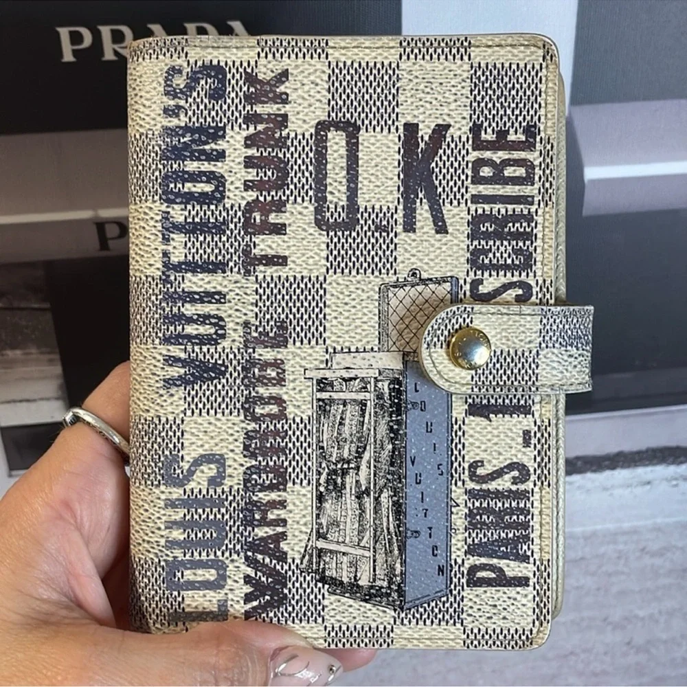 Louis Vuitton Trunks PM Agenda - Picture 3 of 14